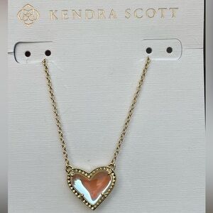 NWT- Kendra Scott Ari Heart Gold Pendant Necklace in Dichroic Glass
